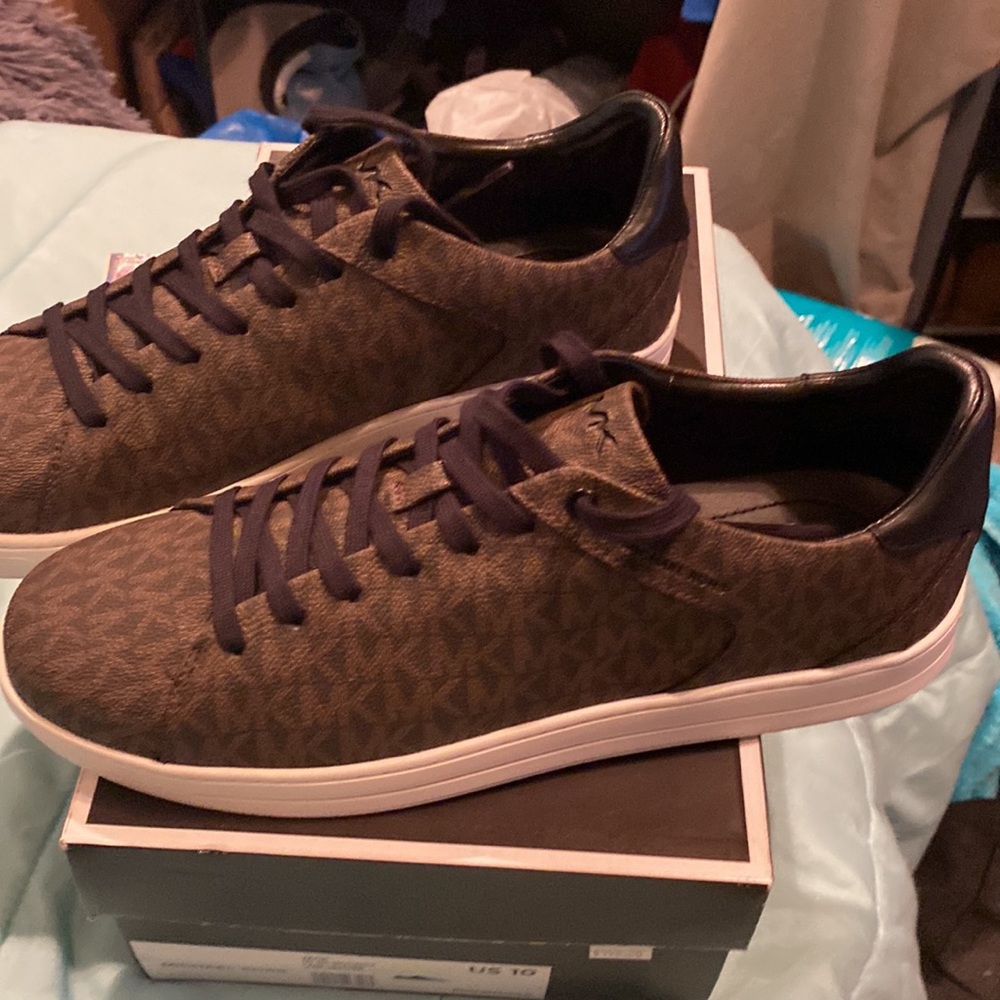 These Are Michael Kors casual shoe leather brand-new - Picture 2 of 4